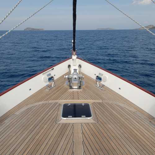 cubierta de teca yate